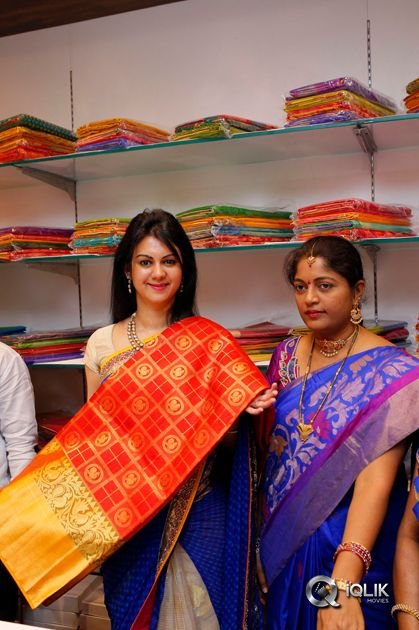 Kamna-Jethmalani-Launches-Nakashatra-Fashion-Store